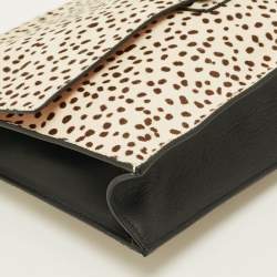 Pre Owned حقيبة كلتش برونزا شولير لانش شعر عجل بطبعة حيوانات أبيض داكن