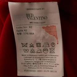 مملوكة مسبقًا فستان رد فالنتينو كريب أحمر بطوق قصير مقاس متوسط