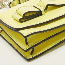 مملوكة مسبقًا RED Valentino Yellow Leather Chain Clutch