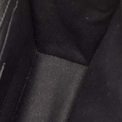 Pre Owned حقيبة كتف ريد فالن تينو سلسلة تفاصيل إبزيم جلد أسود