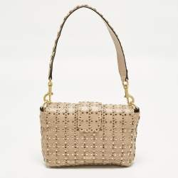 Pre Owned حقيبة كتف ريد فالنتينو فلور بازل جلْد بيدْج مزينة بالمسامير