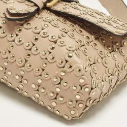 Pre Owned حقيبة كتف ريد فالنتينو فلور بازل جلْد بيدْج مزينة بالمسامير