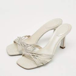 مملوكة مسبقًا René Caovilla Opal Strass Size 39 Cream Fabric Suede Crystal Embellished Slide Sandals