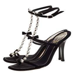مملوكة مسبقًا Rene Caovilla Black Canvas Pearl T Strap Sandals Size 37