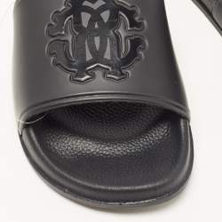 مملوكة مسبقًا Roberto Cavalli Black Rubber Flat Slides Size 42