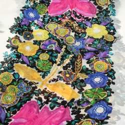 Pre Owned وشاح روبرتو كافالي حرير مطبوع فراشة كريمي مورد 