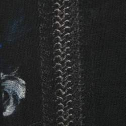 مملوكة مسبقًا Roberto Cavalli Black Floral Print Cashmere Scarf