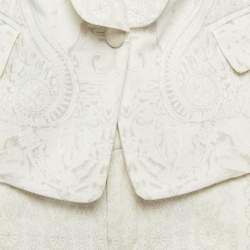 Pre Owned طقم بليزر وبنطال روبرتو كافالي مطبوع عليه بايزلي أبيض باهت صغير