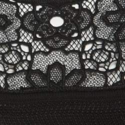 Pre Owned فستان روبرتو كافالي دانتيل تريكو أسود بلا أكمام مجسم S