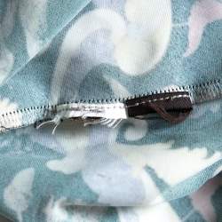 مملوكة مسبقًا فستان روبرتو كافالي مزين بروش مورد جيرسيه مطبوع اورينتال غاردن أسود مقاس وسط (ميديوم)