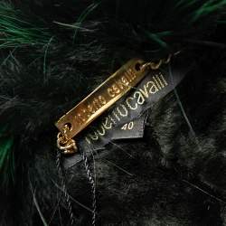 Pre Owned فست روبرتو كافالي بطانة فرو ثعلب وجلد أخضر مقاس صغير