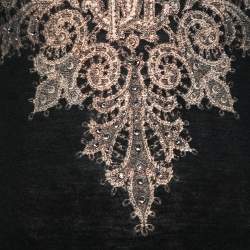 Pre Owned توب أكمام كب روبيرتو كافاللي جيرسيه طباعة بروكاد أسود مزخرف كريستال مقاس وسط ( ميديوم )