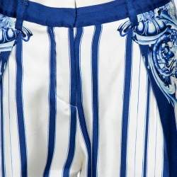 Pre Owned بنطلون روبرتو كافالي حرير مطبوع ابيض وأزرق مقاس متوسط - ميديوم