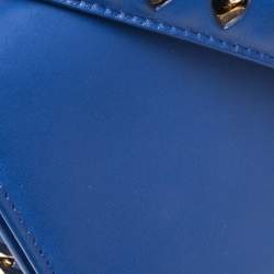 مملوكة مسبقًا حقيبة كتف روبرتو كافالي ميلانو بقلاب جلد زرقاء