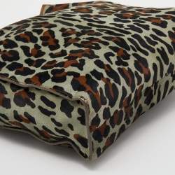 مملوكة مسبقًا حقيبة يد روبرتو كافالي شعر عجل نقشة فهد وجلد متعددة الألوان 