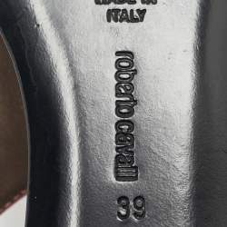 Pre Owned Roberto Cavalli White/Pink Leather Gold Logo Thong Flat Sandals Size 39