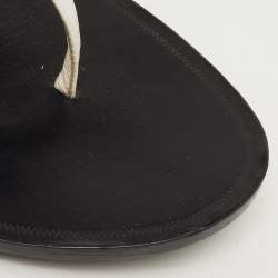 مملوكة مسبقًا حذاء فلات سيور جلد أبيض مرصع روبرتو كافالي مقاس 39