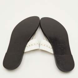 مملوكة مسبقًا حذاء فلات سيور جلد أبيض مرصع روبرتو كافالي مقاس 39