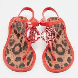 مملوكة مسبقًا صندل فلات إصبع روبرتو كافالي جلد أسود مزخرف شعار الماركة نمر مقاس 36