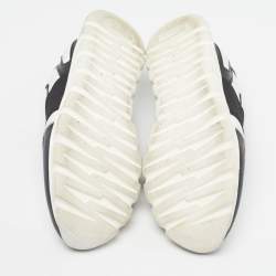 مملوكة مسبقًا Roberto Cavalli Size 40 White/Black Leather Logo Print Strap Slip On Sneakers