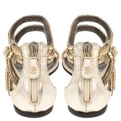 Pre Owned صندل فلات روبرتو كافالي مزخرف كريستال و سير كاحل جلد ذهبي مقاس 36