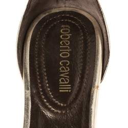 Pre Owned صندل فلات روبرتو كافالي مزخرف كريستال و سير كاحل جلد ذهبي مقاس 36