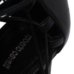 Pre Owned صندل روبرتو كافالى ملتف غلاديتور جلد أسود مقاس 37