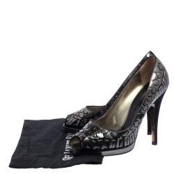 Pre Owned حذاء كعب عالي روبرتو كافالي مزخرف مقدمة مفتوحة زخرفة حرشفة جلد السمكة و سويدي ذهبي أسود مقاس 40