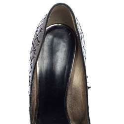 Pre Owned حذاء كعب عالي روبرتو كافالي مزخرف مقدمة مفتوحة زخرفة حرشفة جلد السمكة و سويدي ذهبي أسود مقاس 40