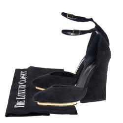 مملوكة مسبقًا Roberto Cavalli Black Suede Ankle Strap Block Heels Pumps Size 37