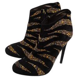 مملوكة مسبقًا Roberto Cavalli Black Suede Studded Embellished Ankle Boots Size 40