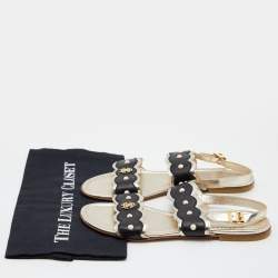 مملوكة مسبقًا صندل روبرتو كافالي فلات جلد ذهبي ميتالك مقاس 35