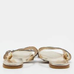 مملوكة مسبقًا صندل روبرتو كافالي فلات جلد ذهبي ميتالك مقاس 35