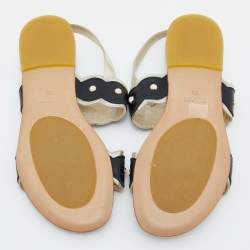 مملوكة مسبقًا صندل روبرتو كافالي فلات جلد ذهبي ميتالك مقاس 35