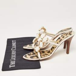 مملوكة مسبقًا Roberto Cavalli White Leather Embellised Sandals Size 39.5
