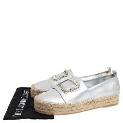 Pre Owned Roger Vivier Metallic Silver Bead and Sequin Embellished Espadrille Flats Size 39