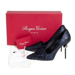 Pre Owned Roger Vivier Metallic Blue Crackle Leather Pointed Toe Pumps Size 35