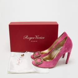 Roger Vivier Pink Suede Chain Detail Round Toe Pumps Size 39