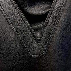 Pre Owned Roger Vivier Black Leather Bucket bag