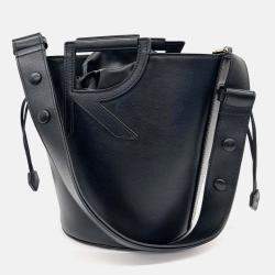 Pre Owned Roger Vivier Black Leather Bucket bag