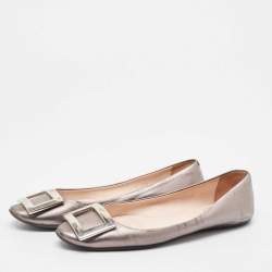 Pre Owned Roger Vivier Silver Leather Gommette Ballet Flats Size 39