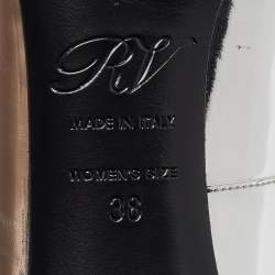 Pre Owned Roger Vivier Silver Leather Trompette Pumps Size 38