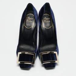 Pre Owned Roger Vivier Navy Blue Velvet Trompette Pumps Size 36