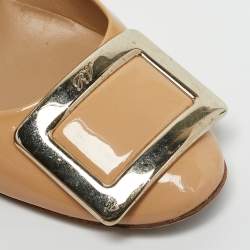Roger Vivier Beige Patent Leather Metal Logo Round toe Pumps Size 37.5