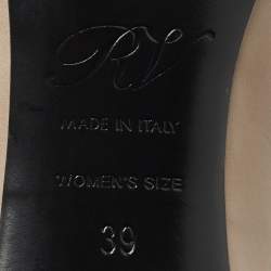 Pre Owned Roger Vivier Cream Leather Trompette Pumps Size 39