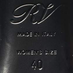 مملوكة مسبقًا Roger Vivier Navy Blue Patent Leather and Knit Fabric Belle Vivier Sock Boots Size 40