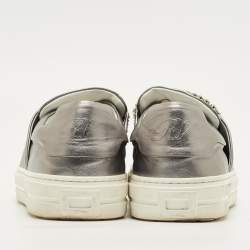 Pre Owned حذاء رياضي روجر فيفييه سنيكي فيف ساتان أسود وأزرق كحلي مزخرف سليب أون مقاس 35