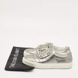 Pre Owned حذاء رياضي روجر فيفييه سنيكي فيف ساتان أسود وأزرق كحلي مزخرف سليب أون مقاس 35