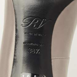 Pre Owned Roger Vivier Belle Vivier Trompette Size 38.5 Grey Leather Pumps