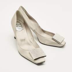 مملوكة مسبقًا حذاء كعب عالي روجر فيفييه ساتان رمادي مزين بالكريستال مقاس 40